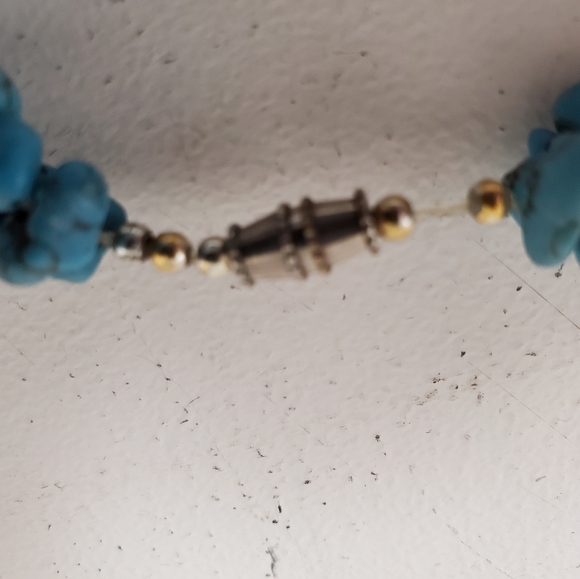 💥3 for $15💥 Beautiful Teal Necklace - Picture 4 of 6